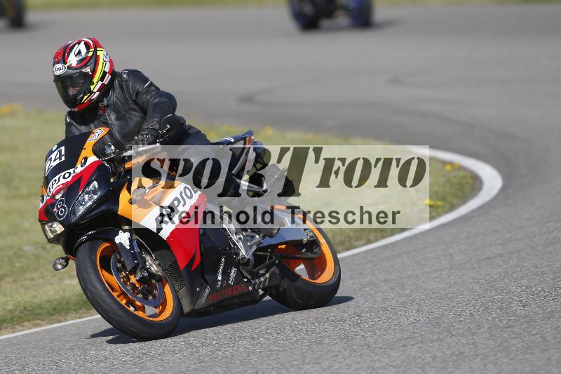 /07 09.04.2026 Cornu Master School ADR/Gruppe blau/24